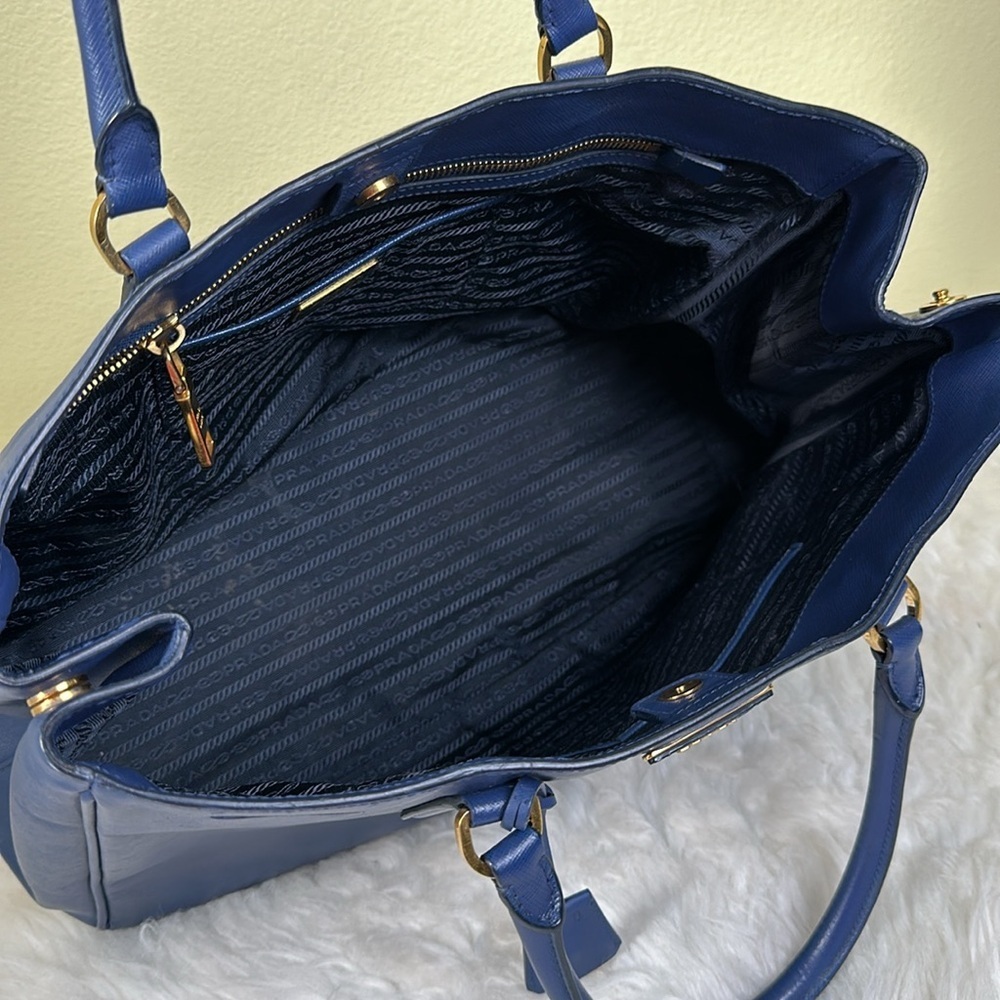 💯Authentic Prada Saffiano Lux Galleria Tote🍀 - Picture 9 of 17